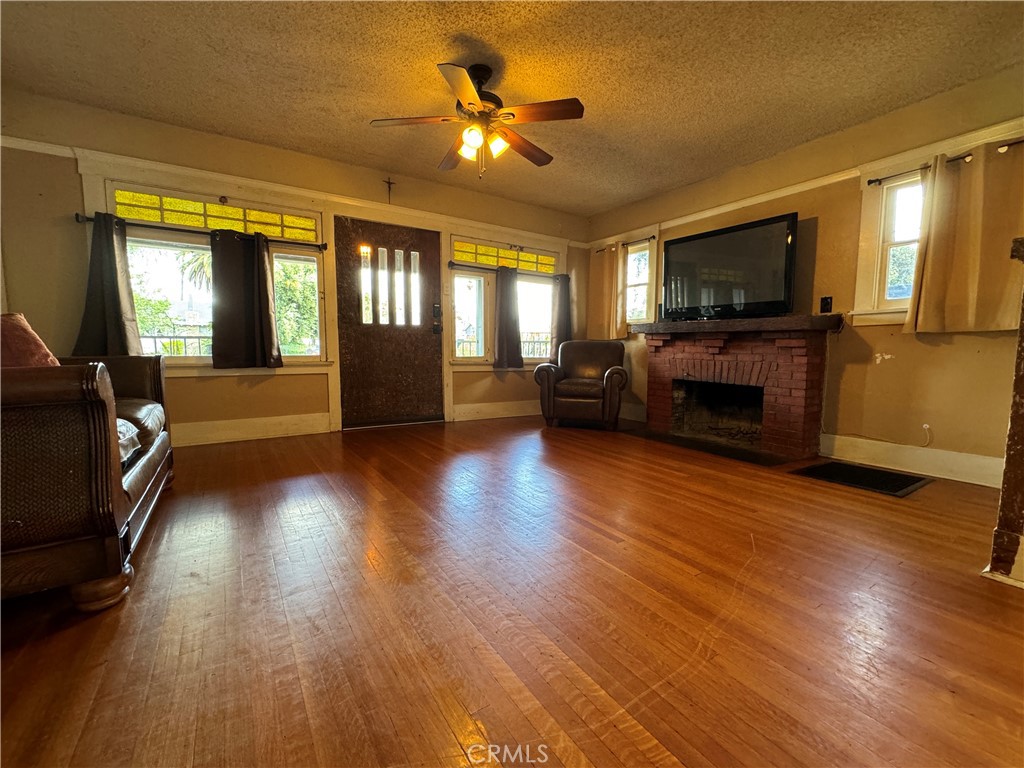 423 Acacia East Avenue