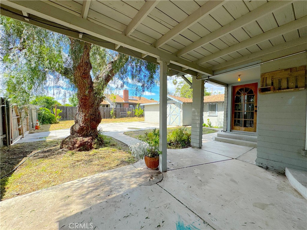 423 Acacia East Avenue
