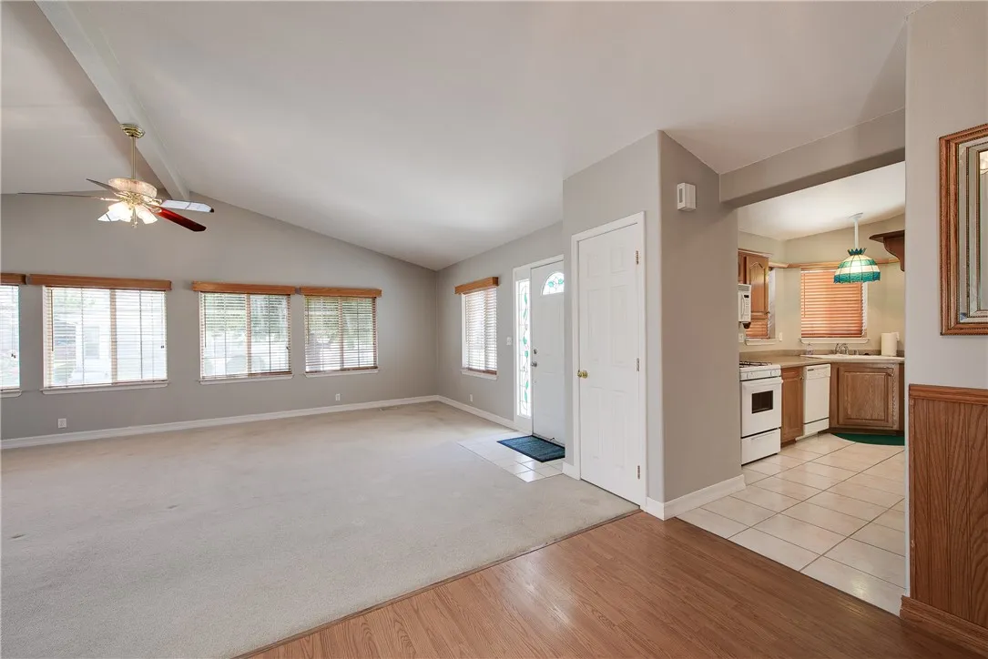 27250 Murrieta # 213
