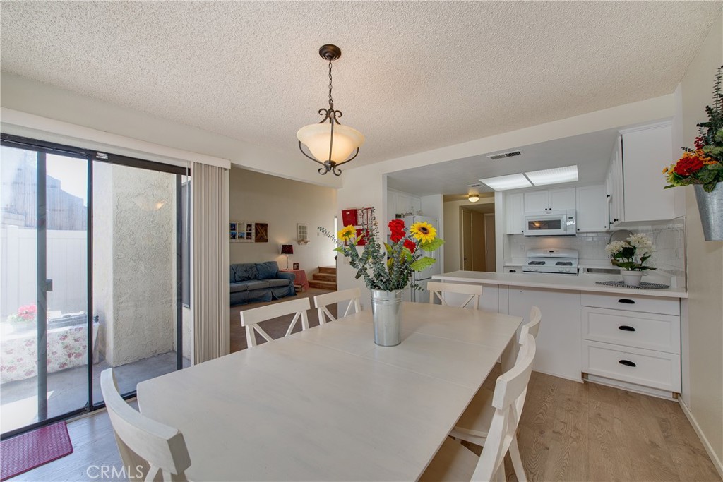 5050 Canyon Crest Drive 22