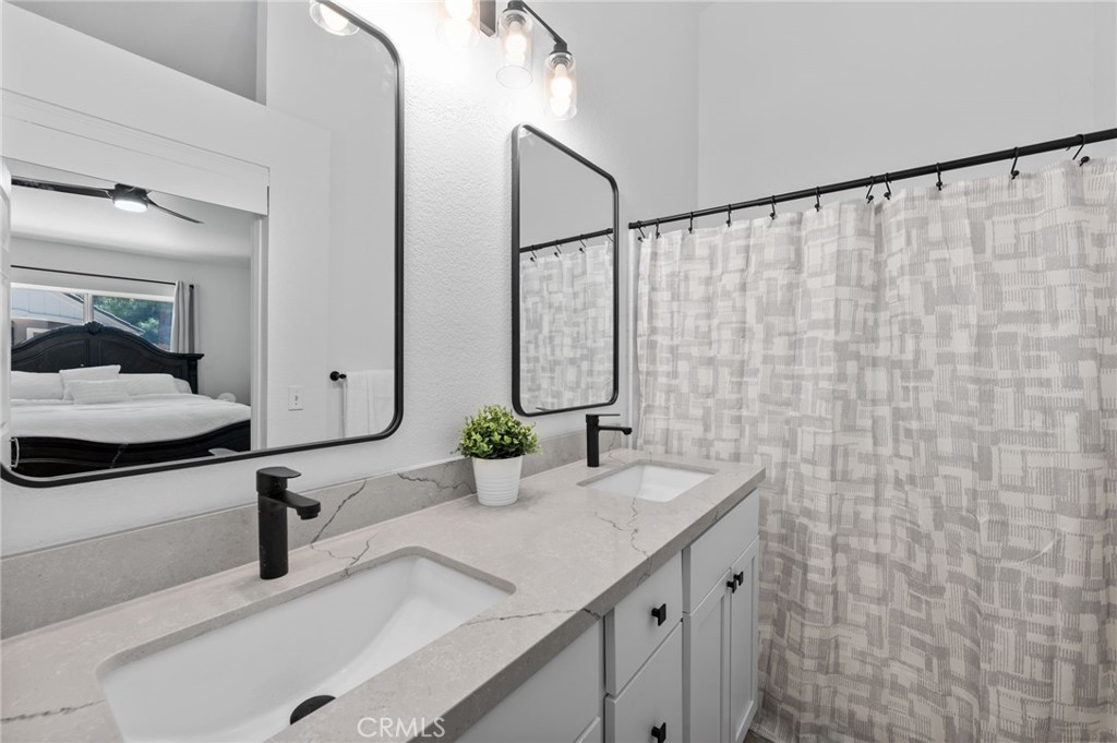 32989 Rossman Circle