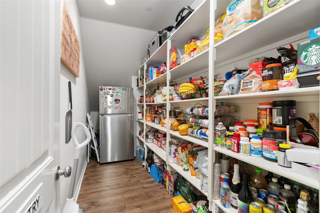 30041 Long Shadow Circle