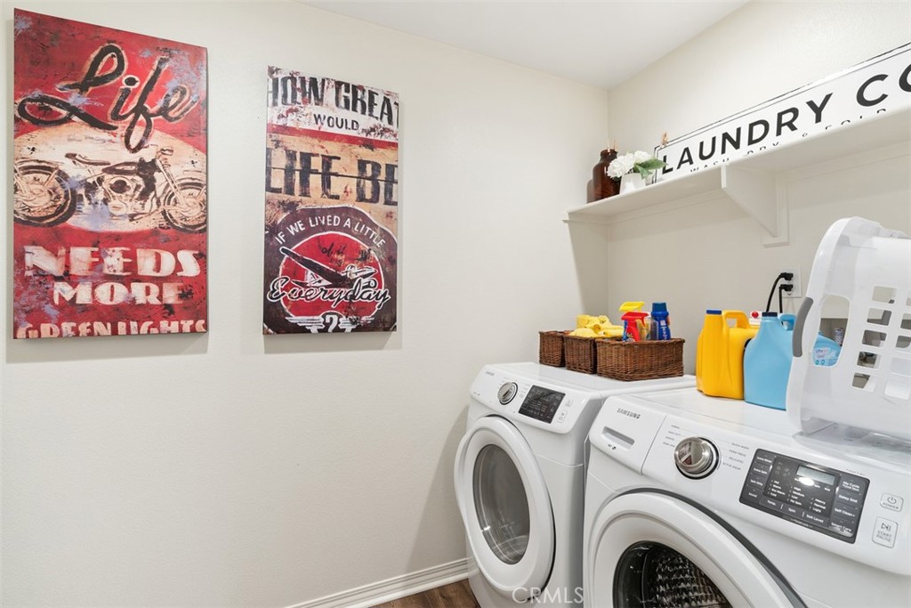 30041 Long Shadow Circle