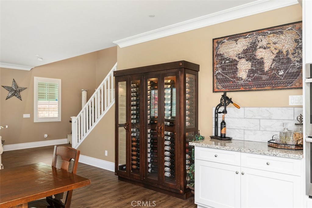 30041 Long Shadow Circle