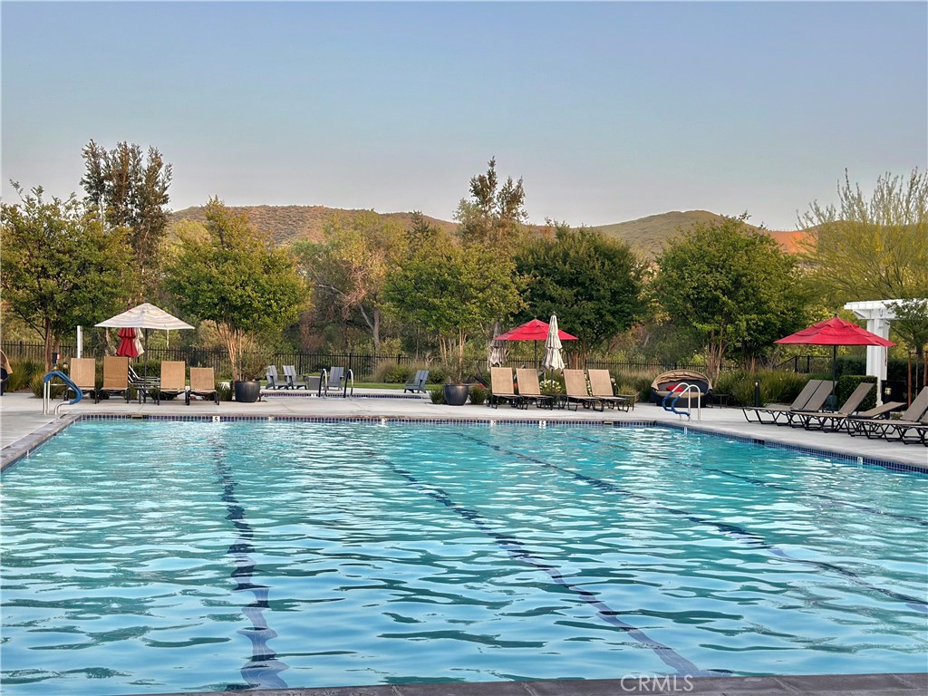 30041 Long Shadow Circle