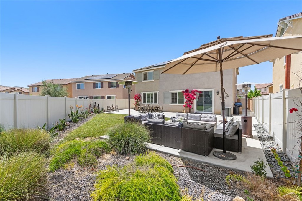 30041 Long Shadow Circle