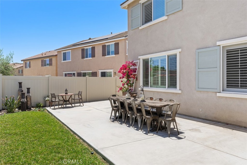 30041 Long Shadow Circle