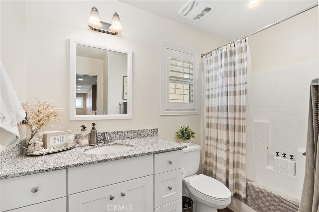 30041 Long Shadow Circle