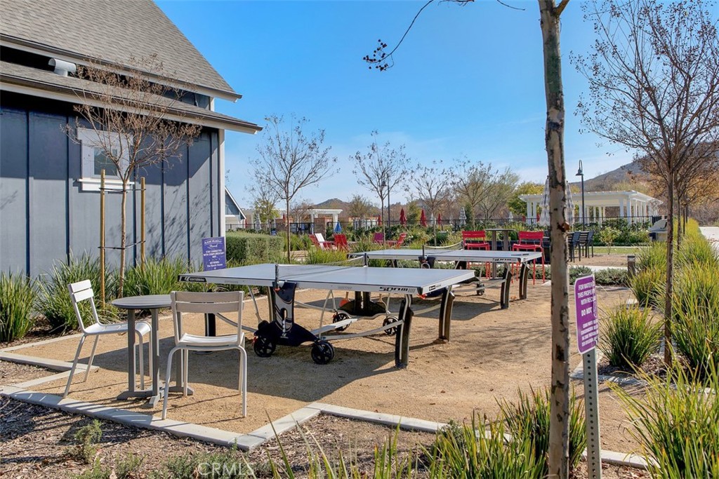 30041 Long Shadow Circle