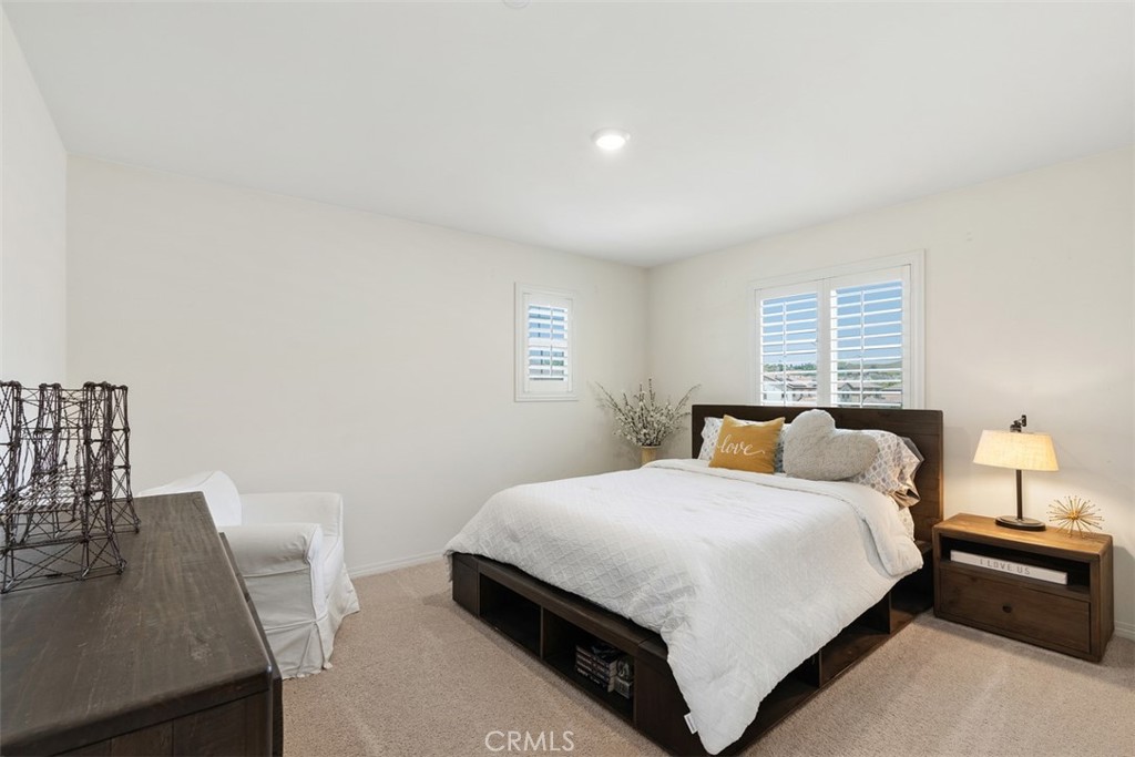 30041 Long Shadow Circle