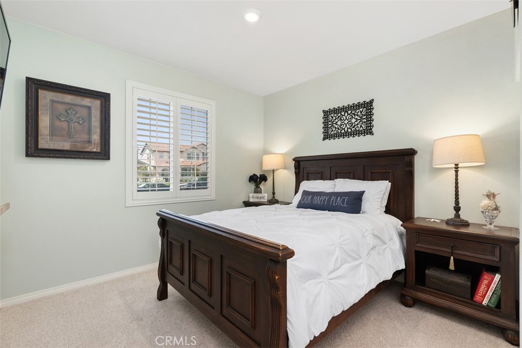 30041 Long Shadow Circle