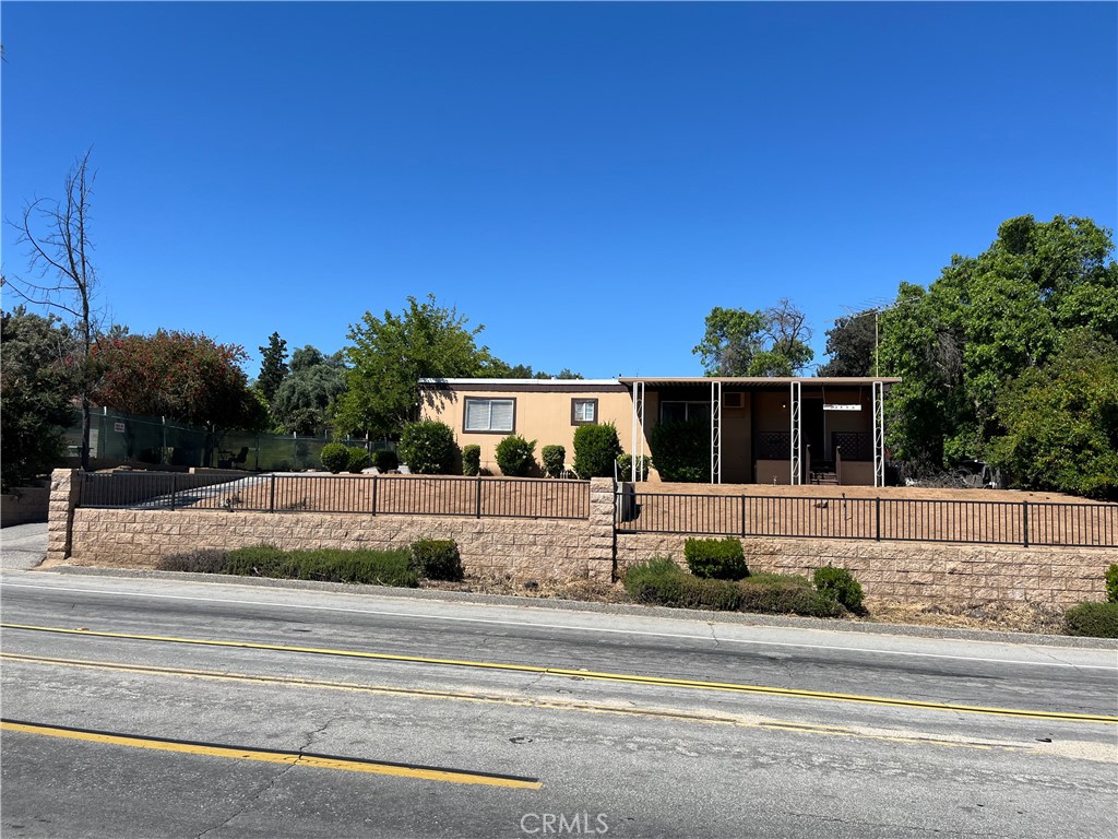 24490 Jefferson Avenue