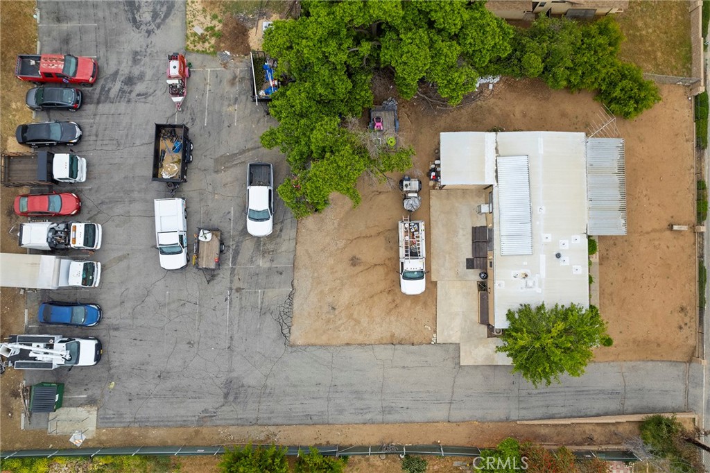 24490 Jefferson Avenue