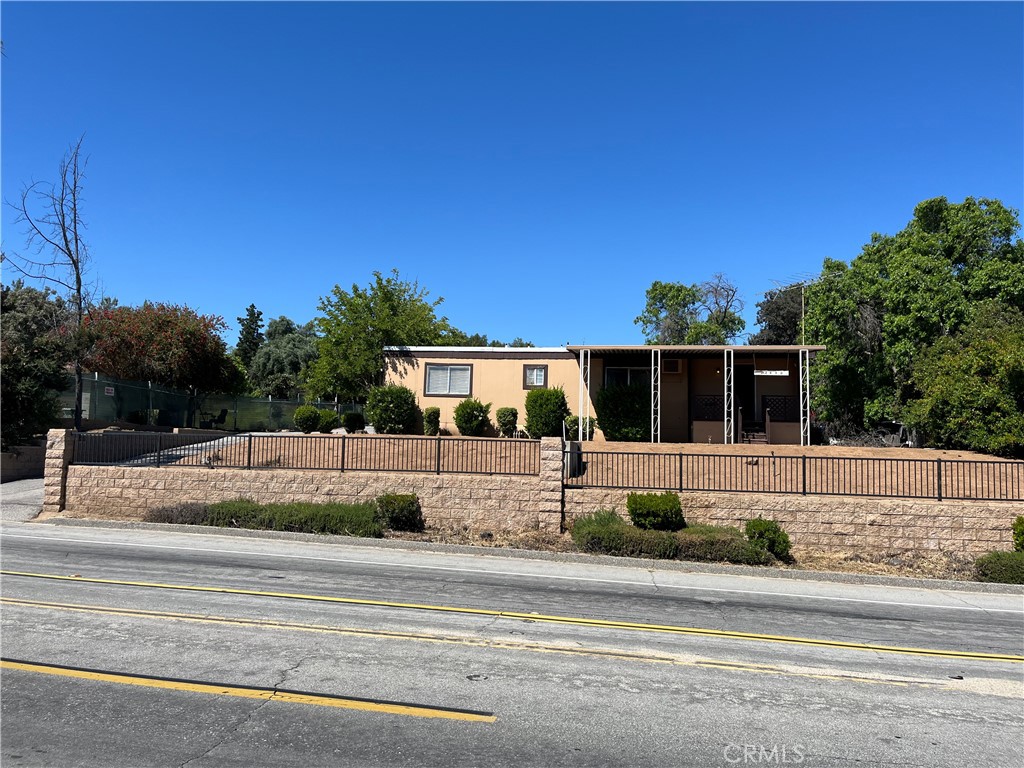 24490 Jefferson Avenue