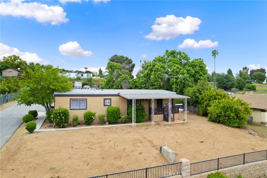 24490 Jefferson Avenue