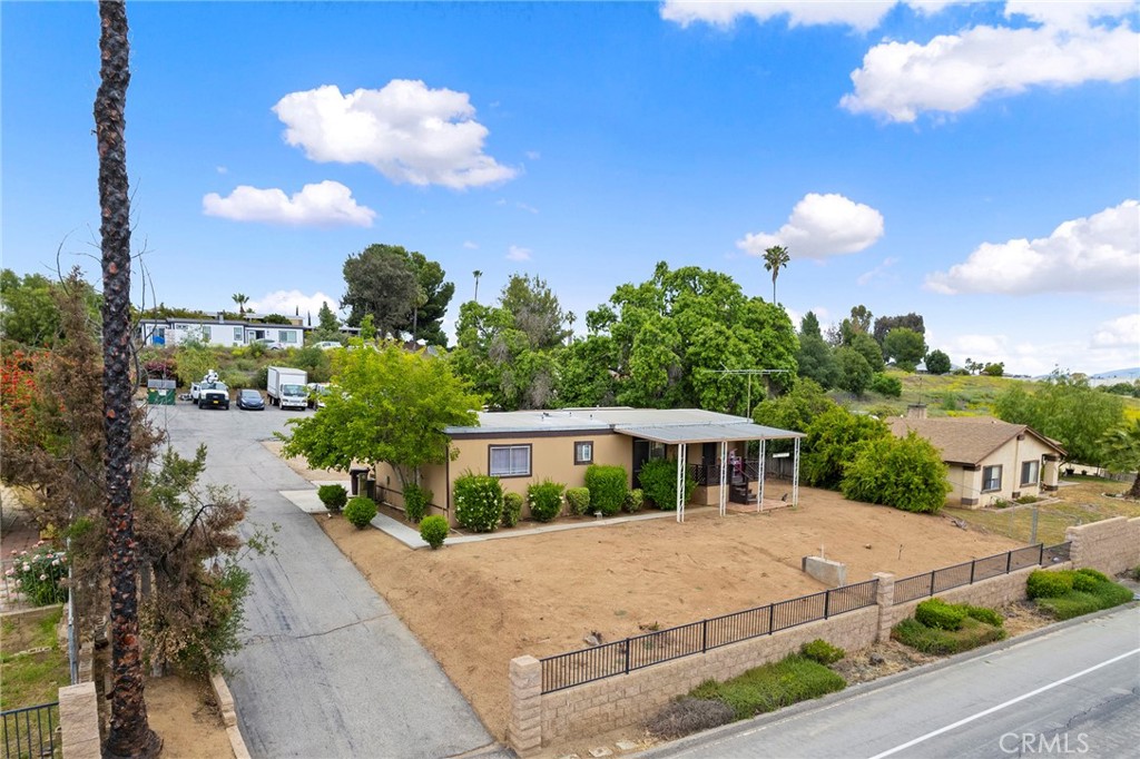 24490 Jefferson Avenue