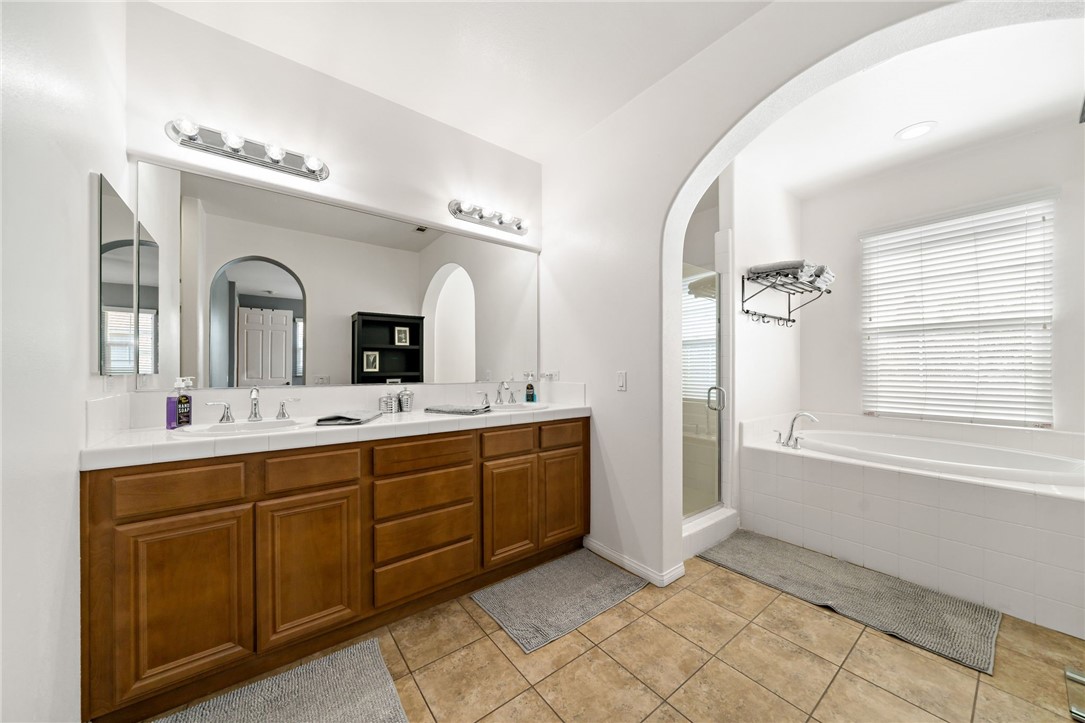 46319 Lone Pine Drive