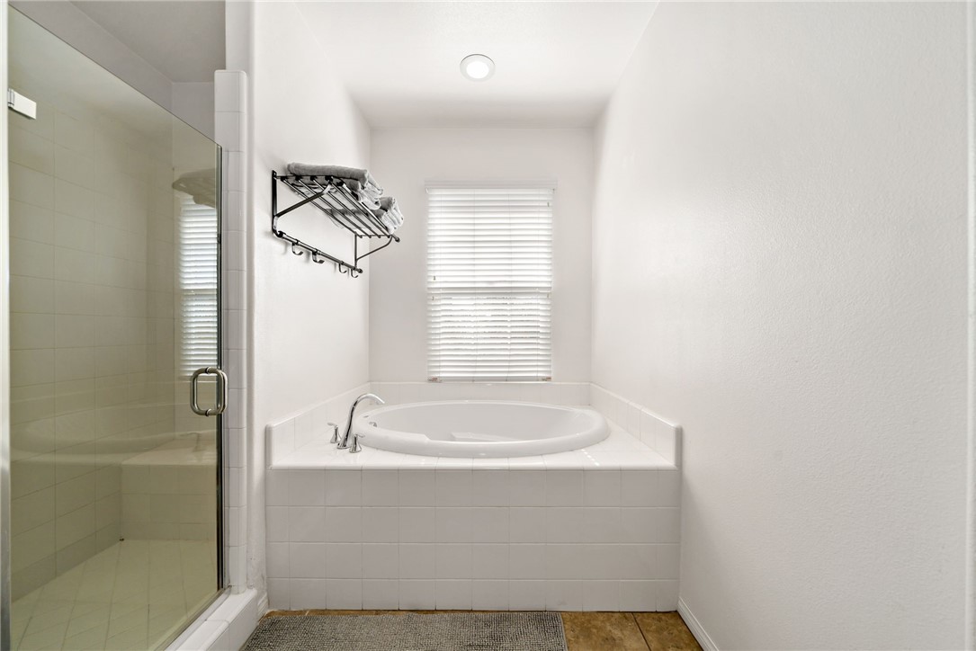 46319 Lone Pine Drive