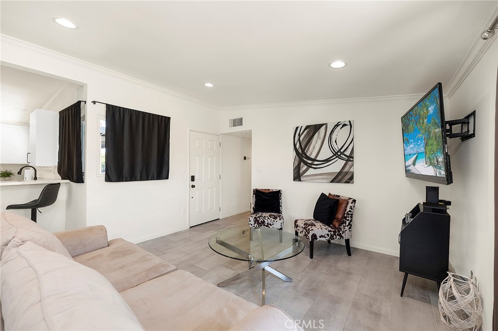 12994 Deodar Avenue
