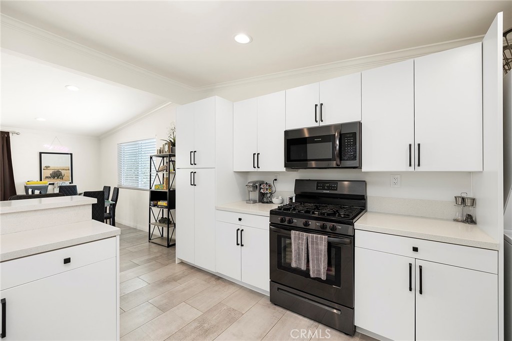 12994 Deodar Avenue