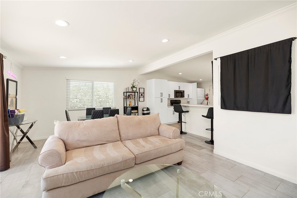 12994 Deodar Avenue