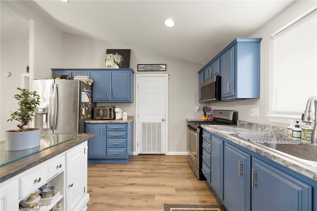 44025 White Mountain Road