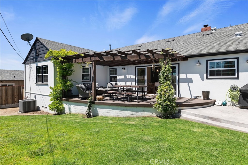 386 Dorothy Avenue