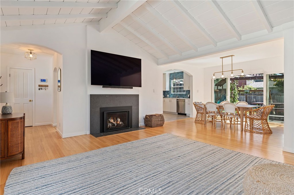 386 Dorothy Avenue