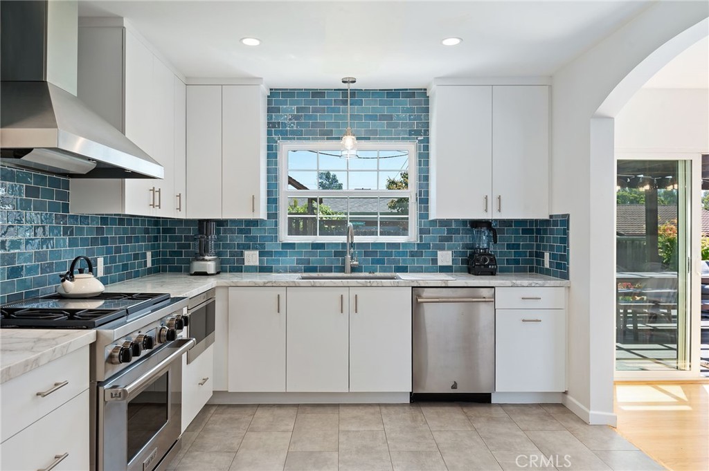386 Dorothy Avenue