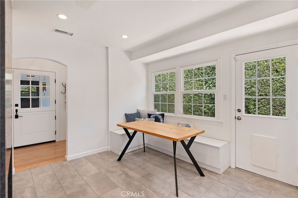 386 Dorothy Avenue