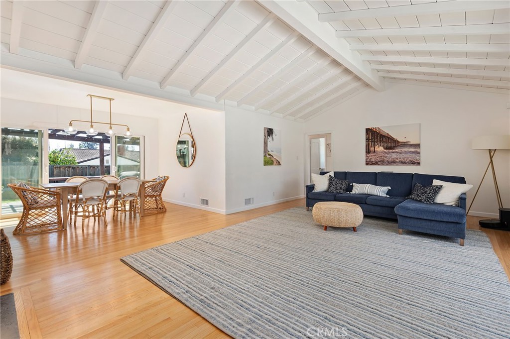 386 Dorothy Avenue