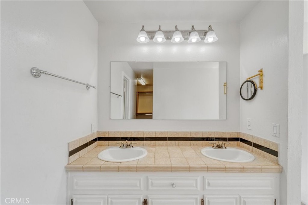 3343 Red Mountain Heights Drive