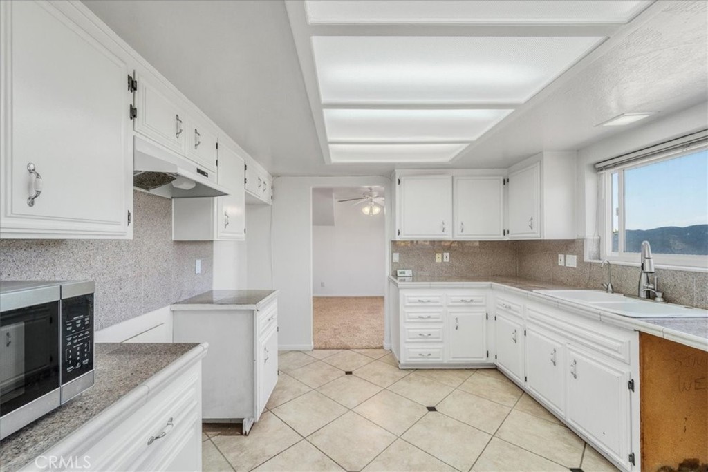 3343 Red Mountain Heights Drive