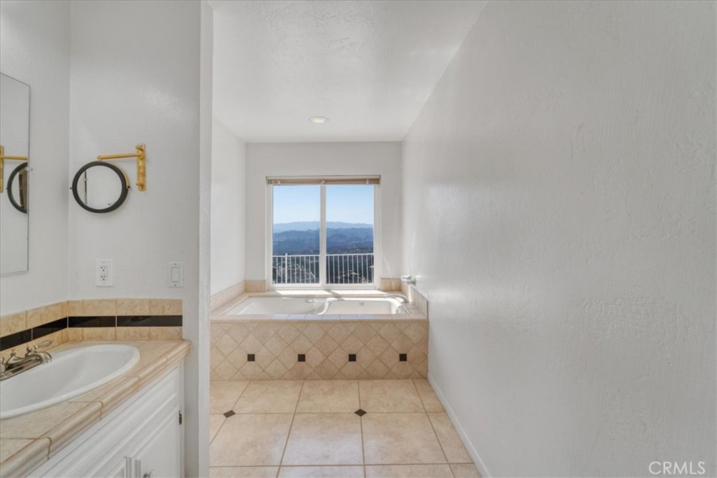 3343 Red Mountain Heights Drive