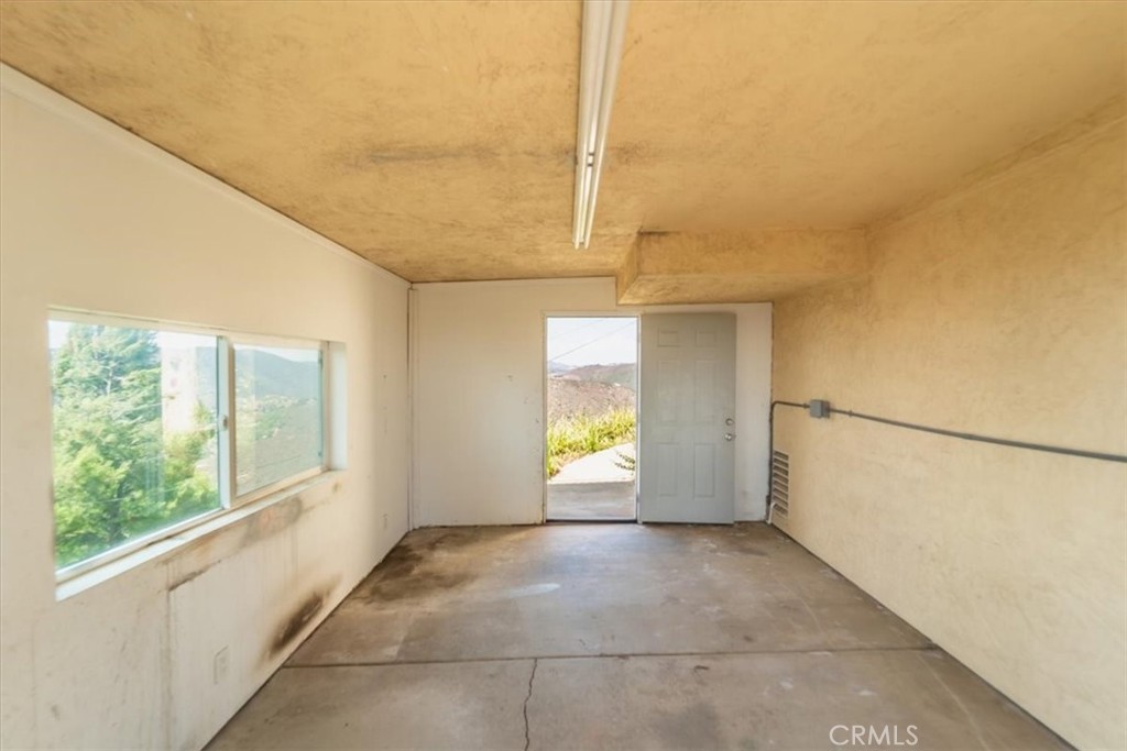 3343 Red Mountain Heights Drive