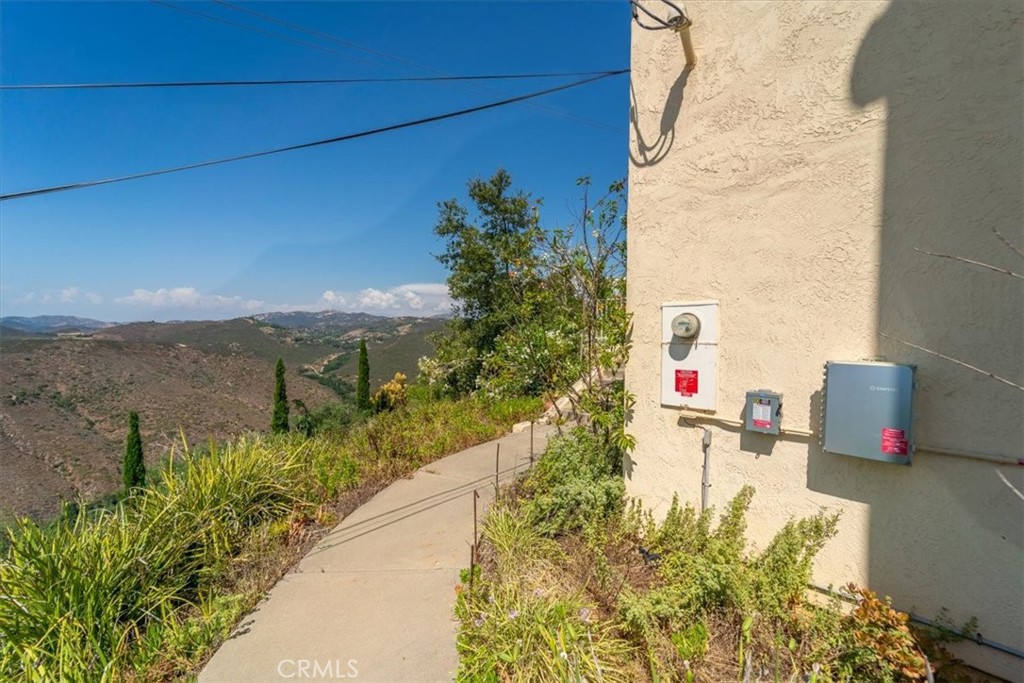 3343 Red Mountain Heights Drive