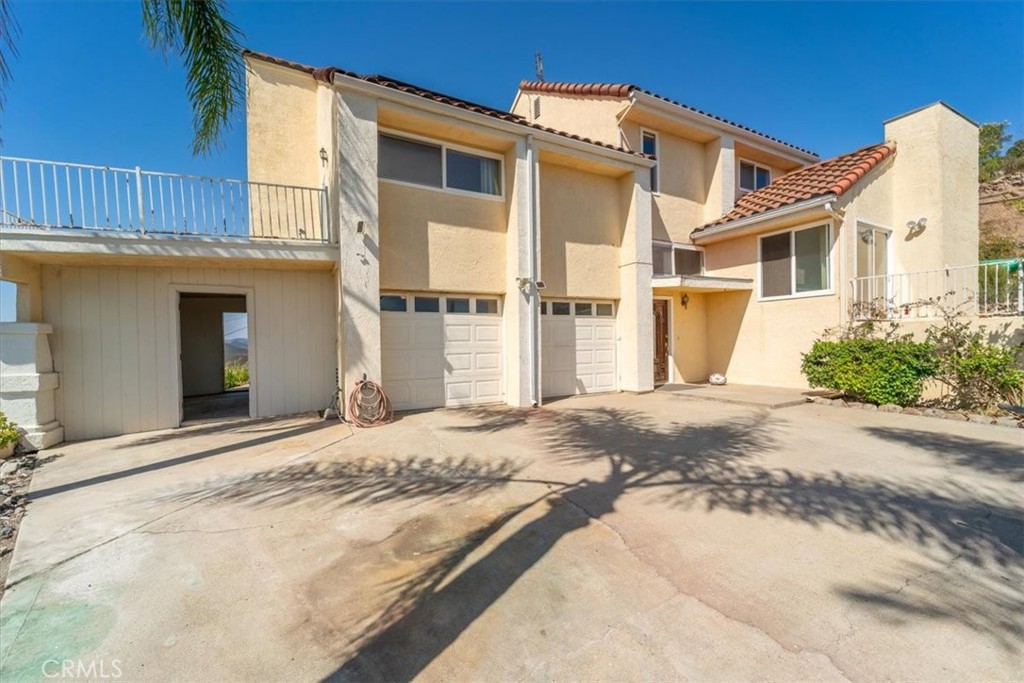 3343 Red Mountain Heights Drive