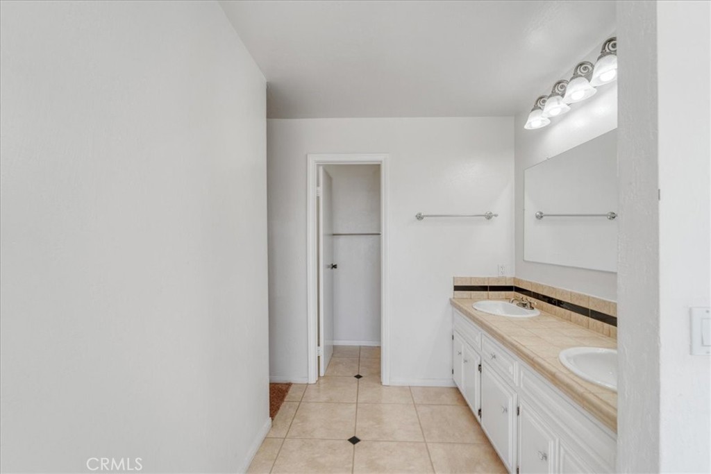 3343 Red Mountain Heights Drive