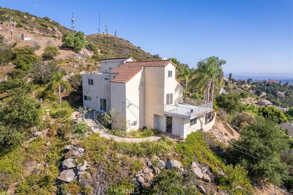 3343 Red Mountain Heights Drive