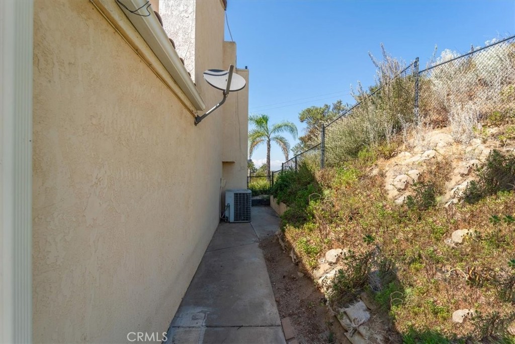 3343 Red Mountain Heights Drive