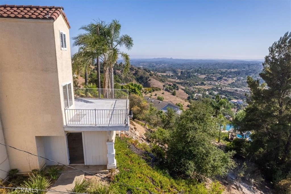 3343 Red Mountain Heights Drive