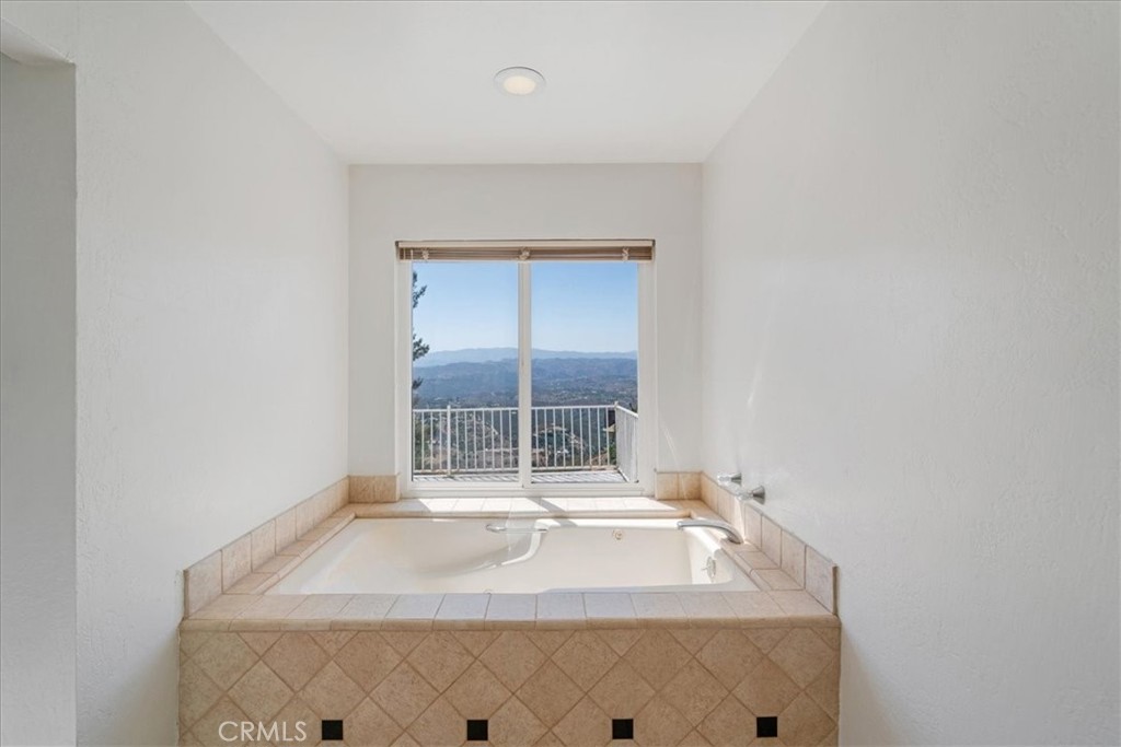 3343 Red Mountain Heights Drive