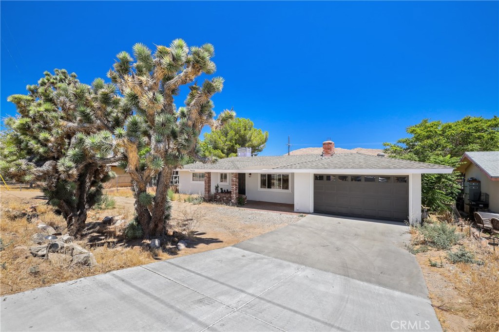 56126 Onaga Trail
