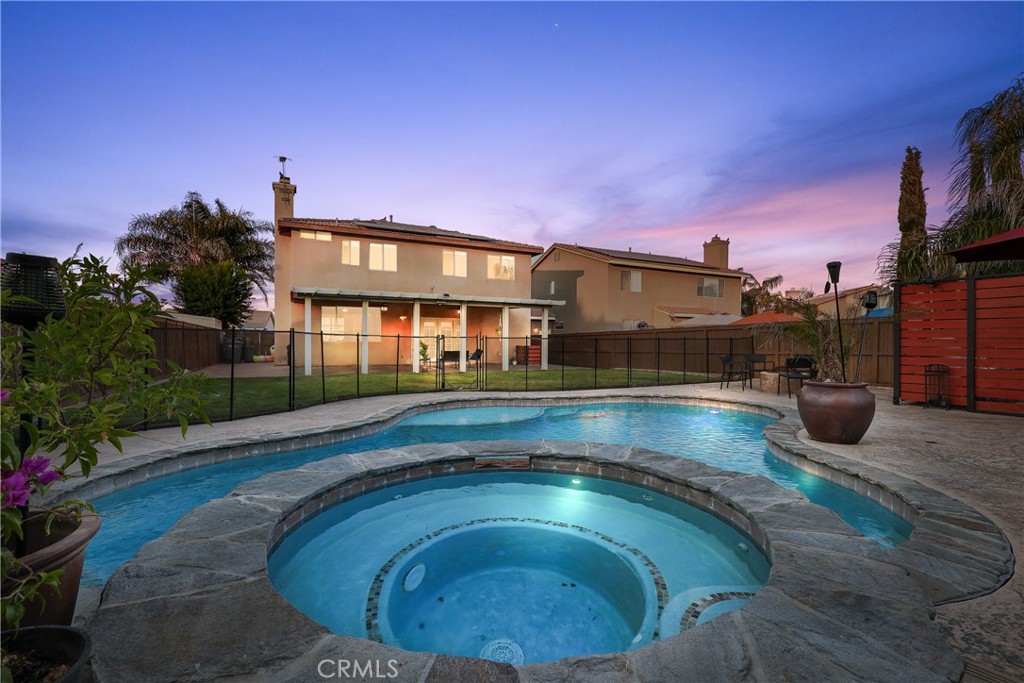 1025 Halstead