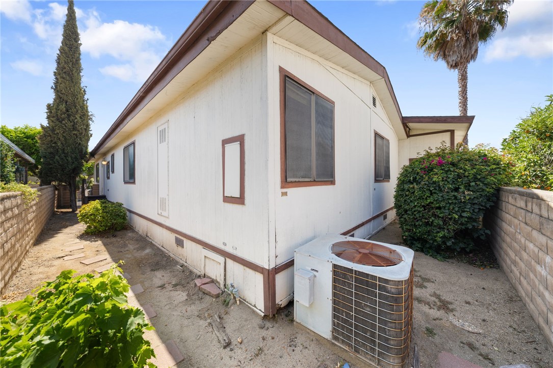 9255 Magnolia Avenue 329