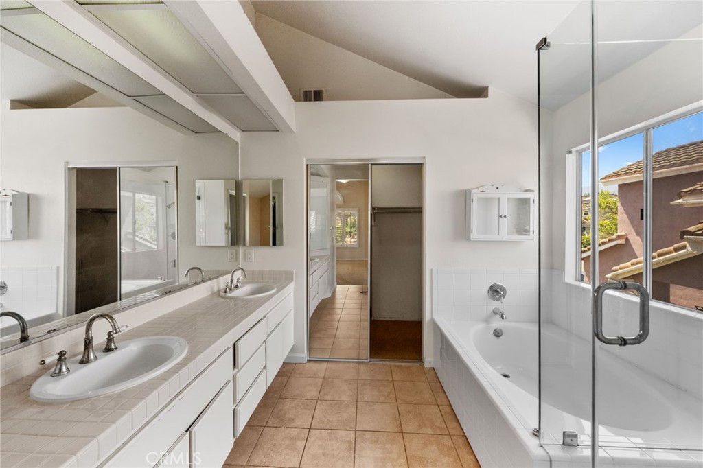1140 Vista Lomas Lane