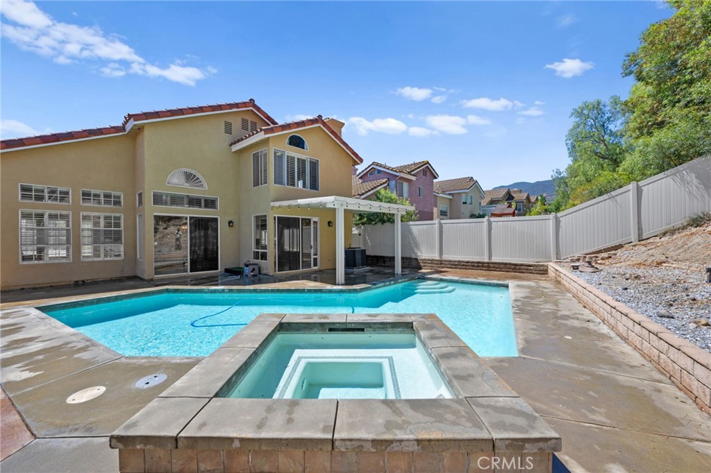 1140 Vista Lomas Lane