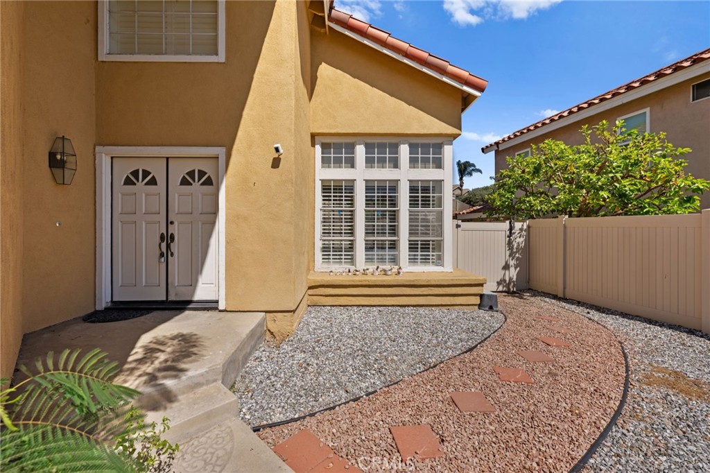 1140 Vista Lomas Lane