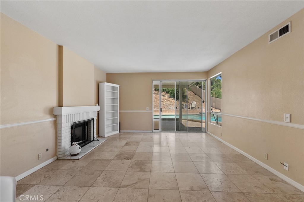 1140 Vista Lomas Lane