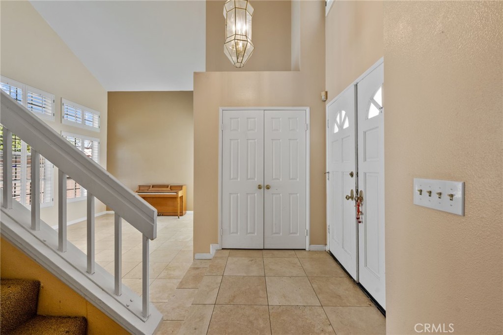 1140 Vista Lomas Lane